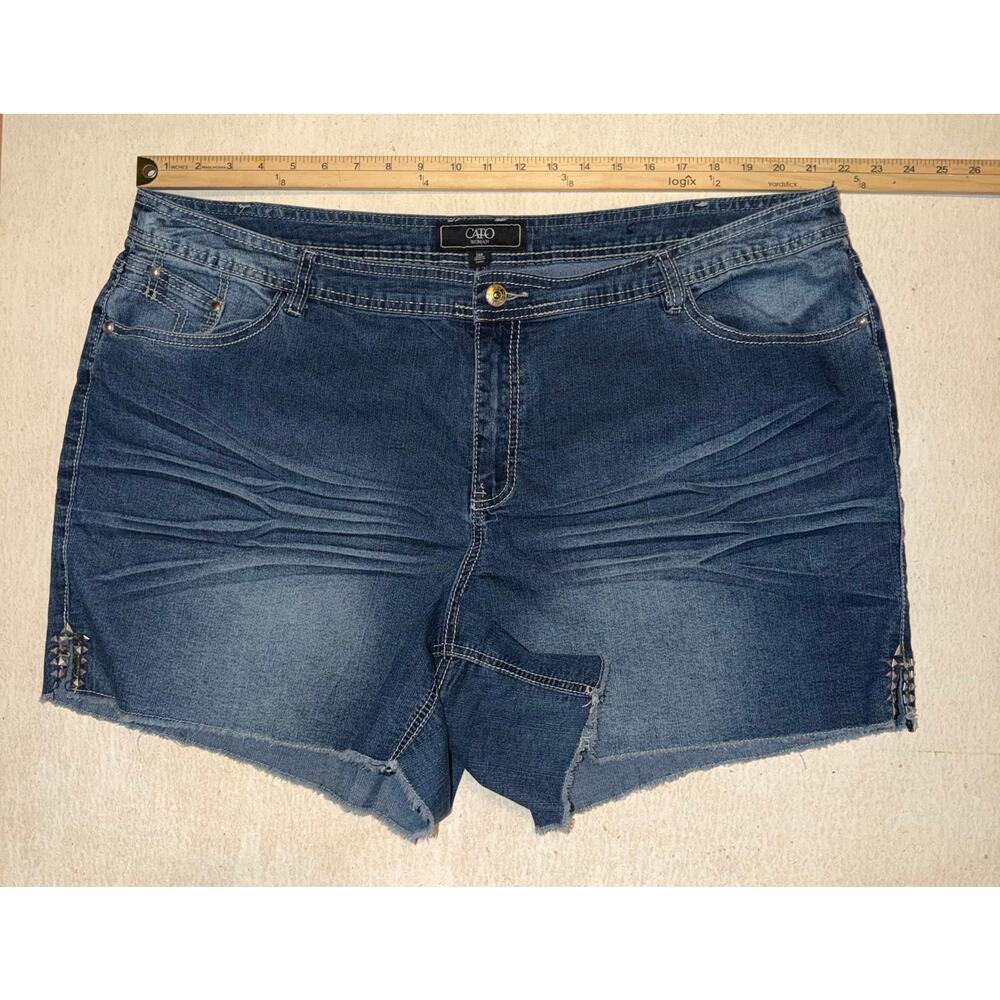 Cato women’s raw hem blue jeans short with studded on side split - Picture 5 of 16